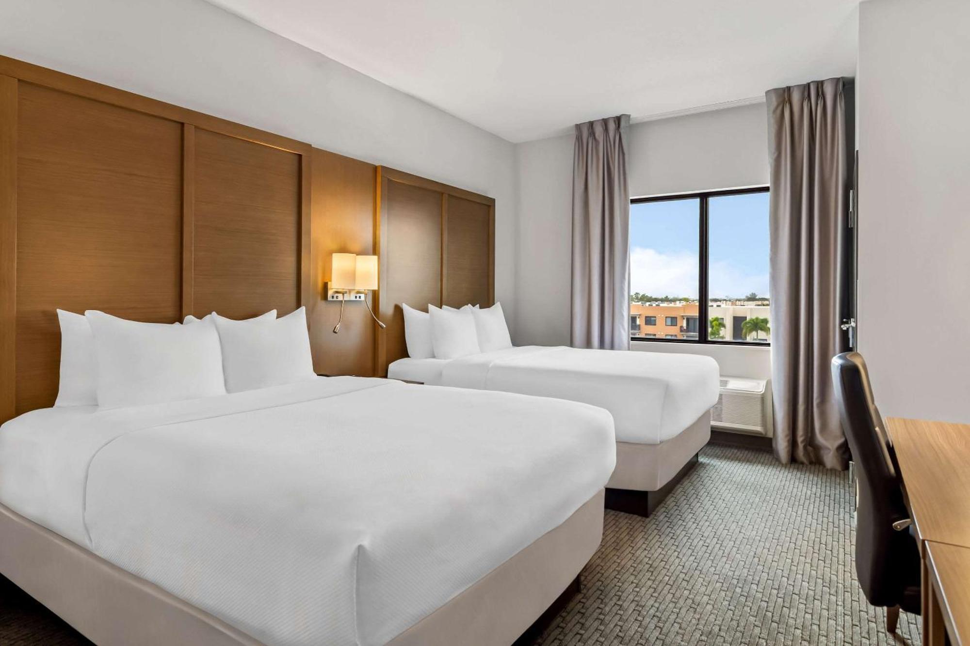 Comfort Suites Stuart-Hutchinson Island エクステリア 写真