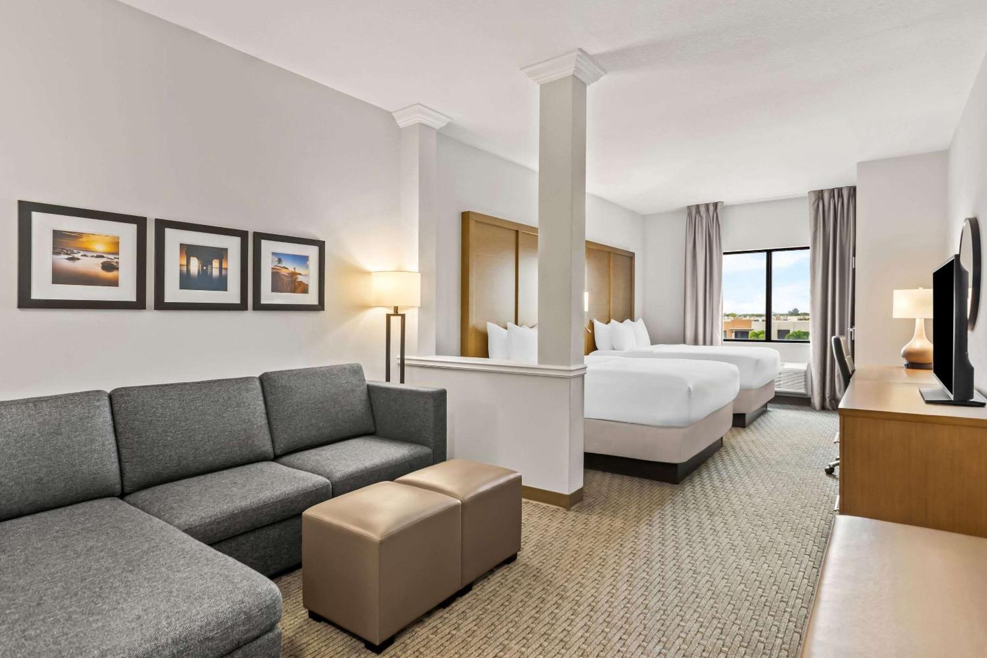Comfort Suites Stuart-Hutchinson Island エクステリア 写真