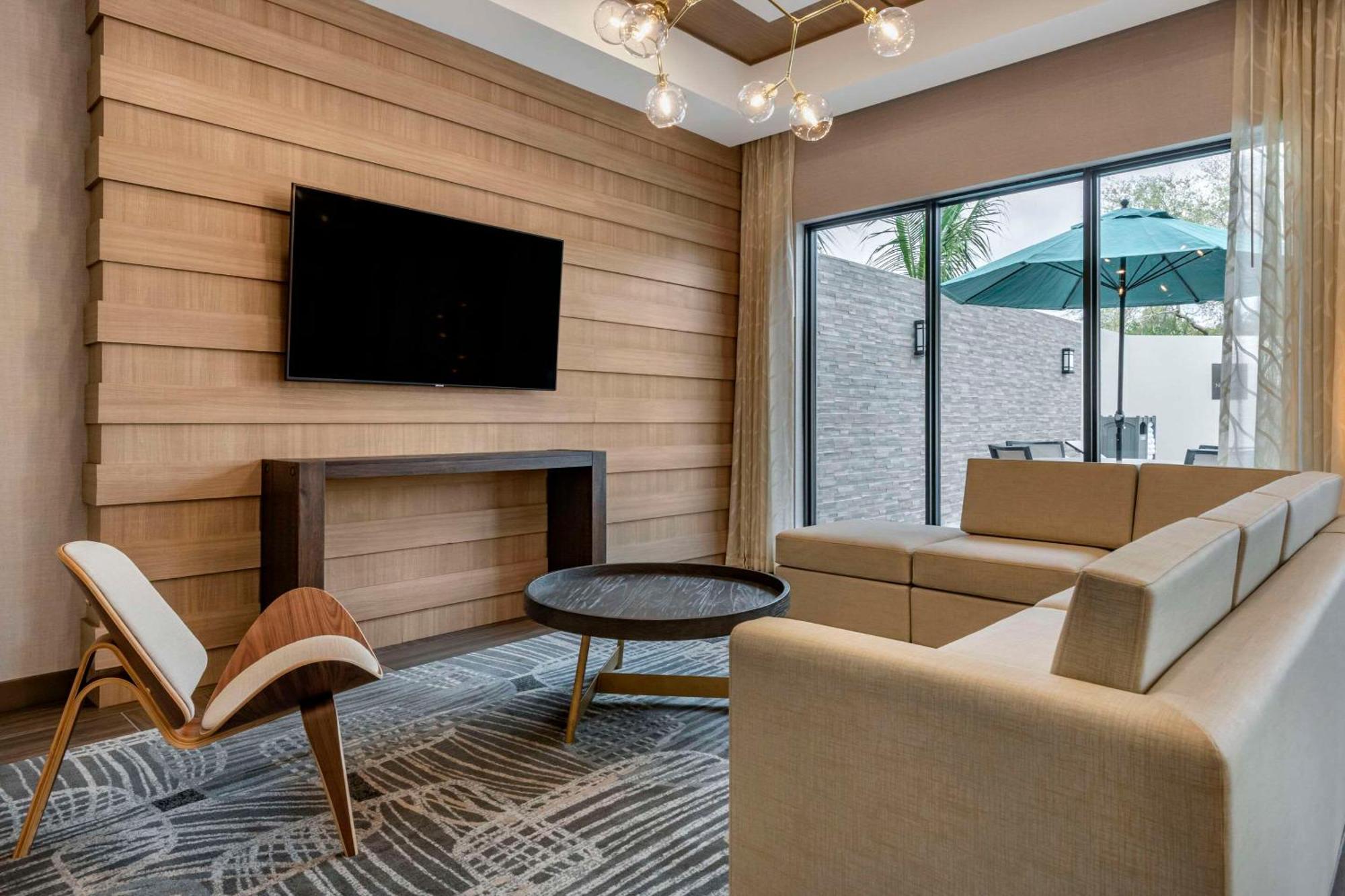 Comfort Suites Stuart-Hutchinson Island エクステリア 写真